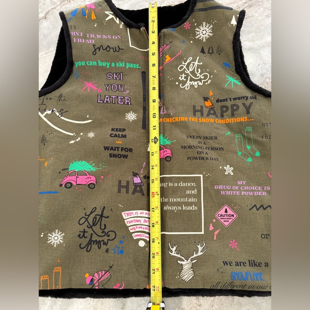 Vilagallo Naomi Apres Ski Reversible
Vest Sz L Zip Up Y2K Ski Cabincore Artsy - Picture 6 of 10